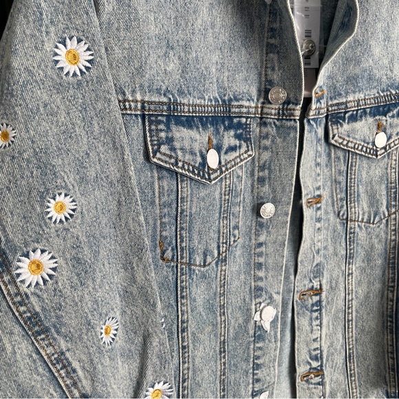 SUNSET & SPRING Cotton Embroidered Daisies Denim Jacket - NWT - Size XS - Picture 4 of 5